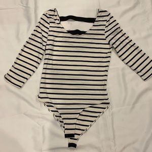 Quarter sleeve body suit